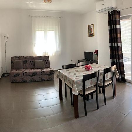 Green Hill Family Apartments Vodice Esterno foto