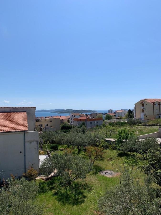 Green Hill Family Apartments Vodice Esterno foto