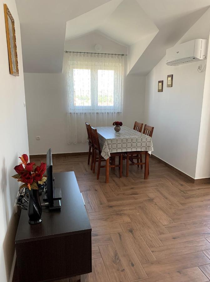 Green Hill Family Apartments Vodice Esterno foto