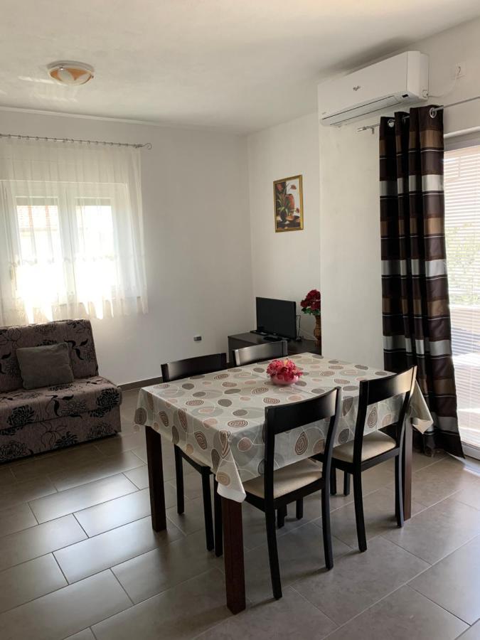 Green Hill Family Apartments Vodice Esterno foto